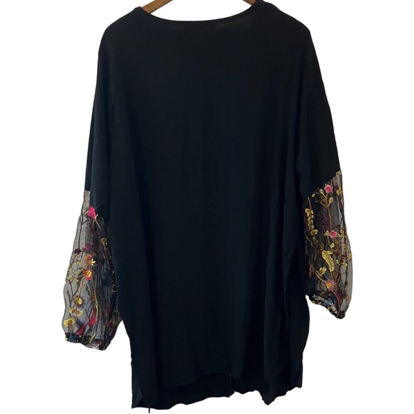 Hiatus Romantic Black Duster With Floral Embroidered Lace Sleeves- 3X - Picture 2 of 8